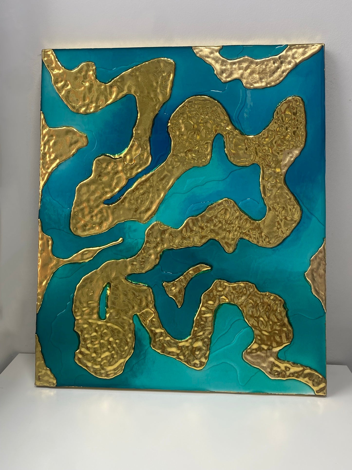 AURORA MARINA: Belleza Submarina en un Lienzo de 55x46 cm by Miriam Herencias