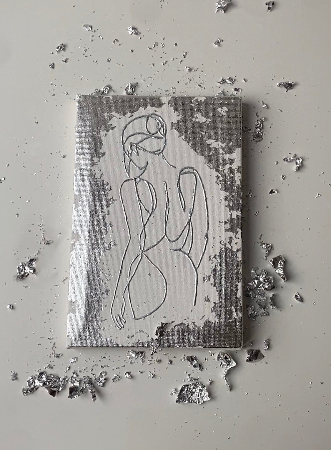 DAMA DE PLATA: Elegancia en un Lienzo de 18x12 cm by Miriam Herencias