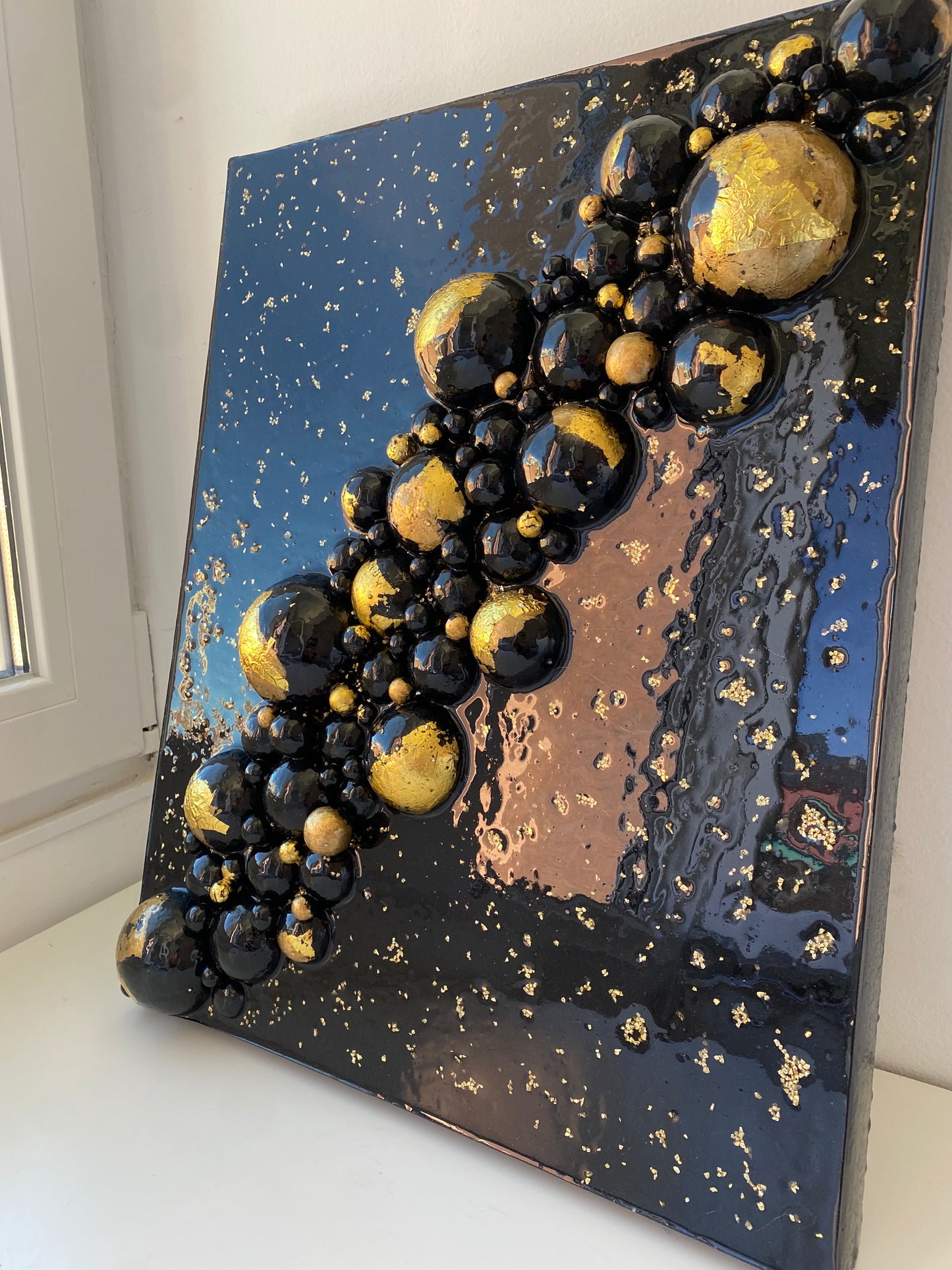 BURBUJAS DE CHAMPAGNE: Brindando Elegancia en Lienzos 40x50 cm by Miriam Herencias