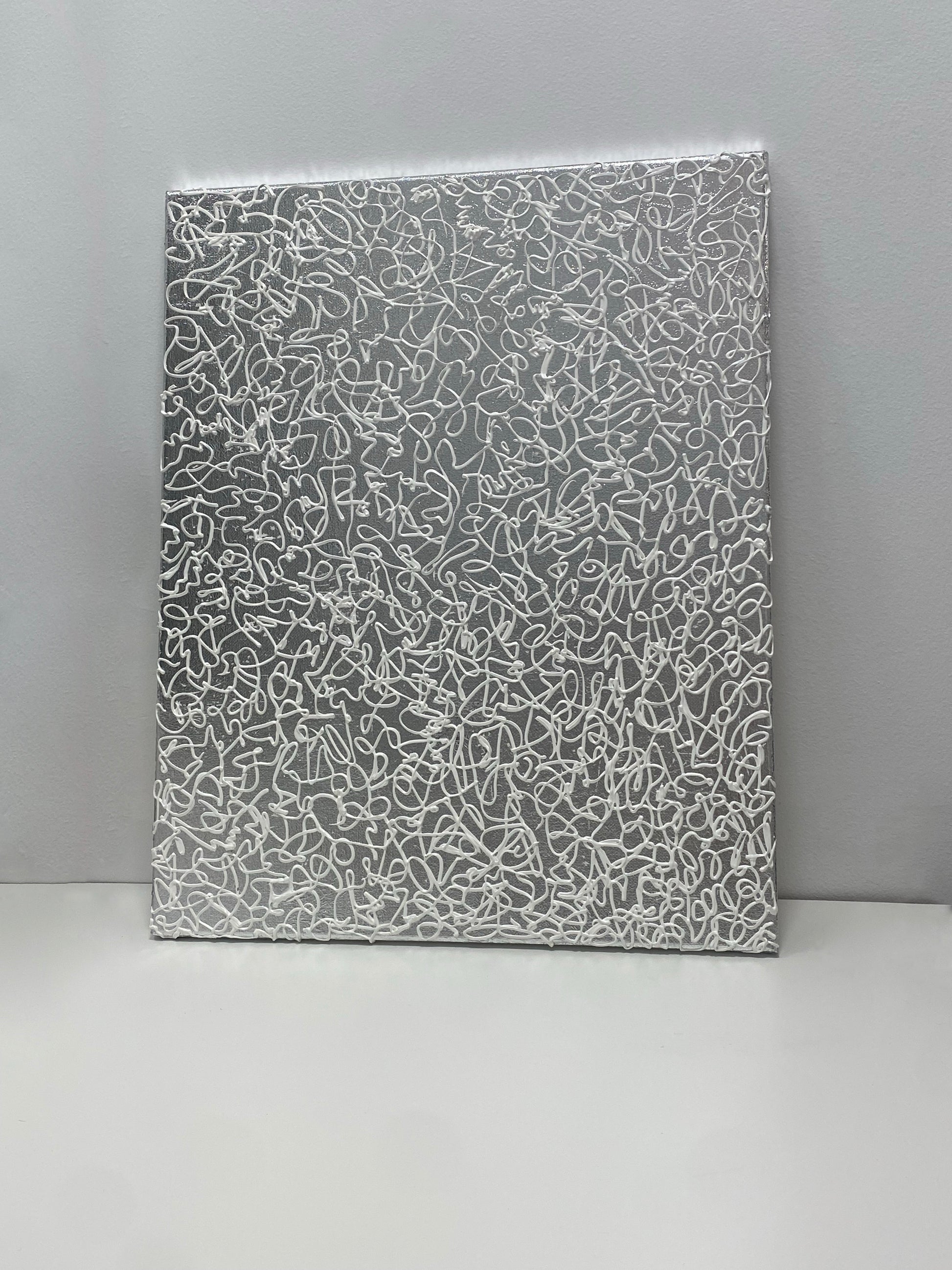 Detalles del Cuadro 'Danza Blanca': Explora la textura y los matices artísticos desde un ángulo único.