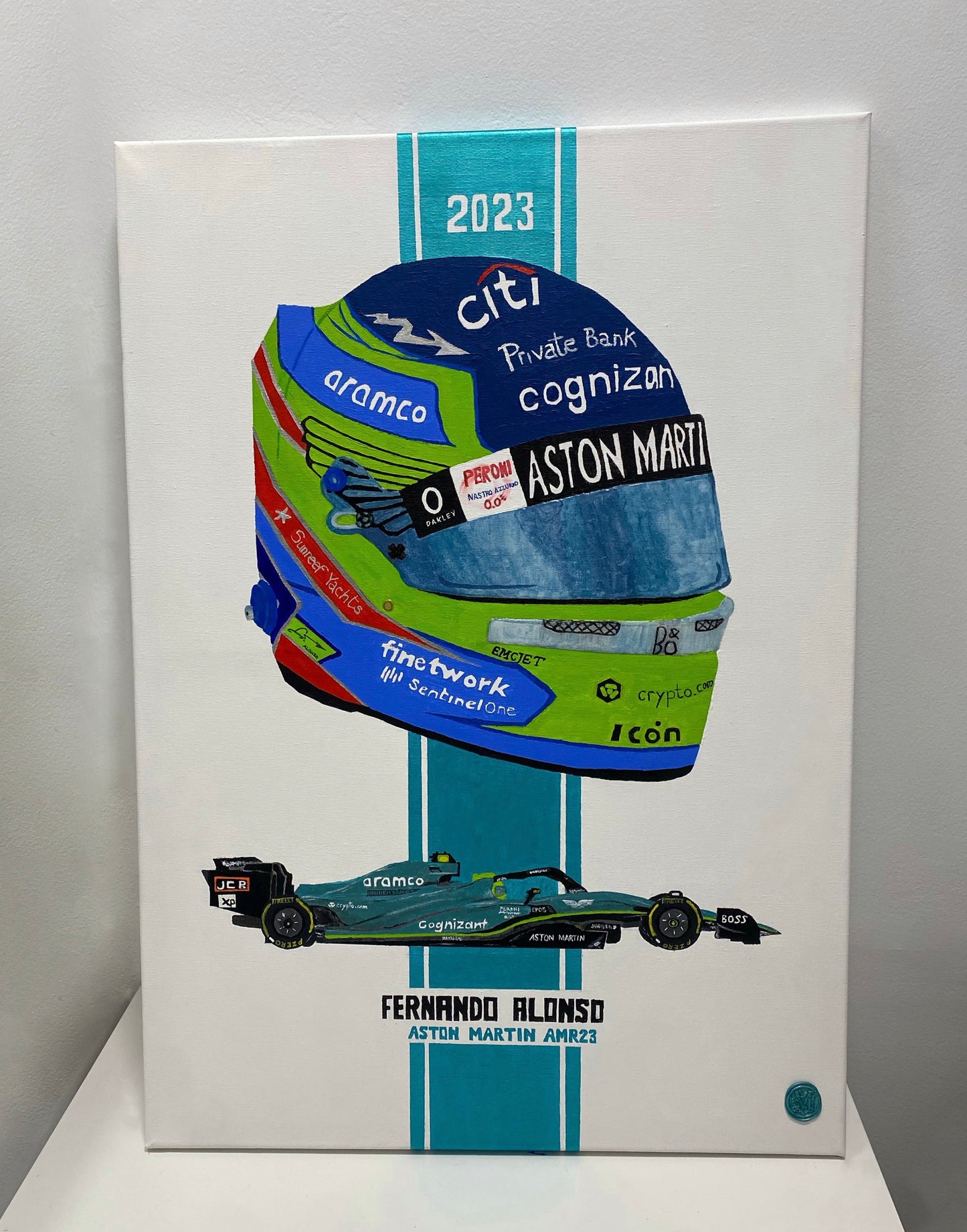 Aston Martin en el Cuadro 'F1 - Fernando Alonso': Una vista adicional que muestra el icónico casco y coche en esta cautivadora composición artística.
