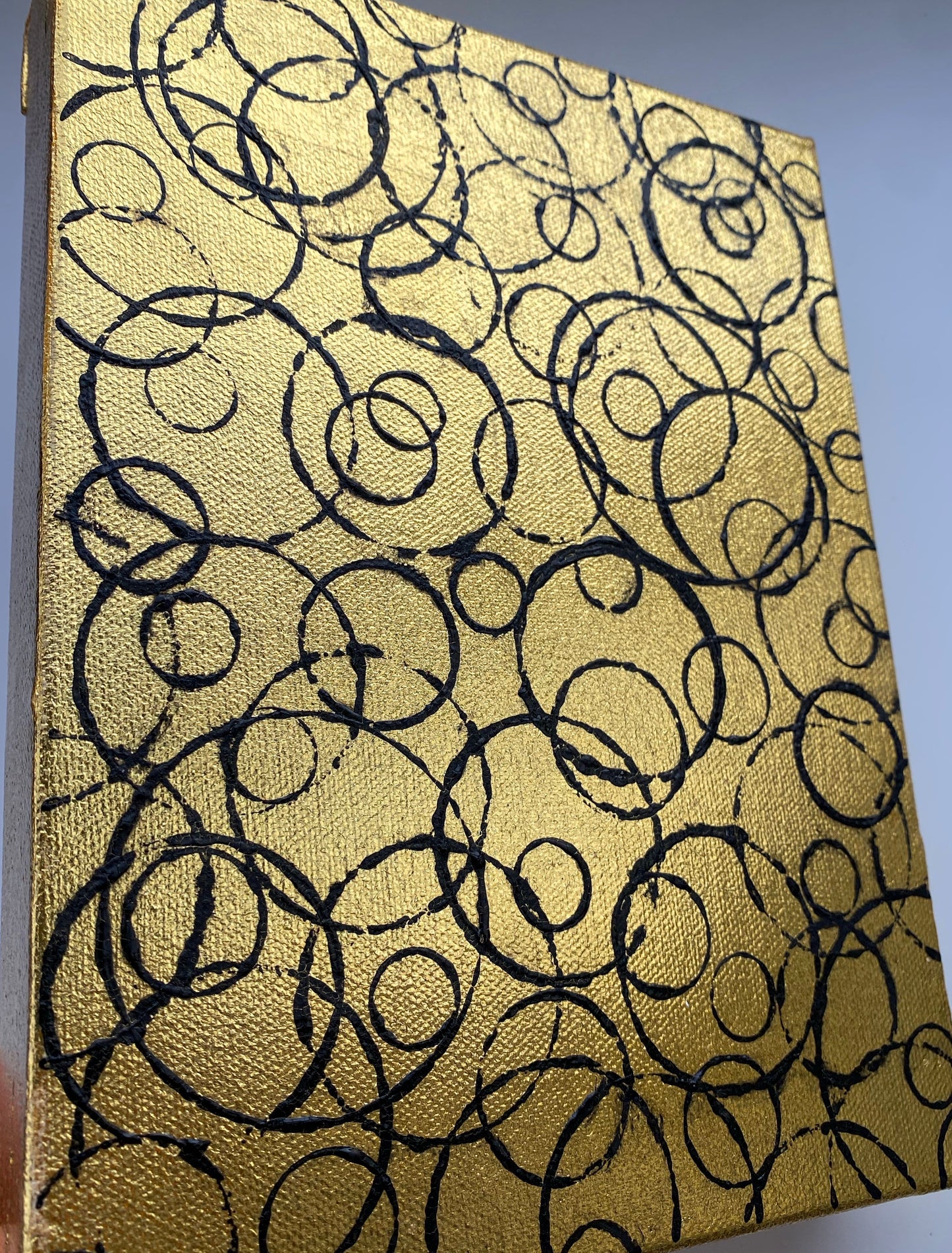 Detalles del Cuadro 'Imperial': Explora la textura y los matices artísticos desde un ángulo único.